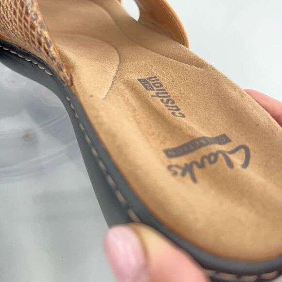 Clarks Women's Delana Fenela Sandal Size 8 Strappy Slide  Leather Casual Shoe - Picture 13 of 14